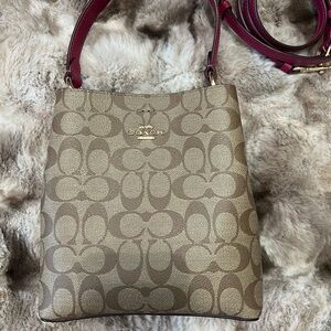 Coach Signature Bright Violet Small Town Bucket Bag Crossbody